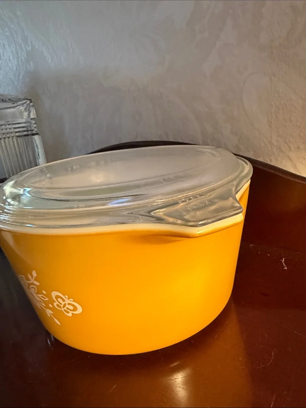 Vintage Pyrex 1 Qt Round Covered Casserole, Butterfly Gold (Corelle)